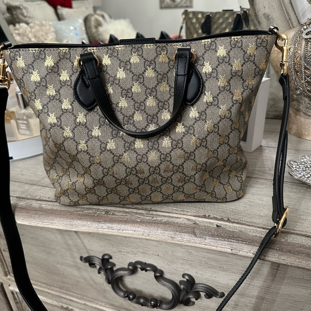 Gucci Beige Brown GG Supreme Monogram Tote with Gold Bee Print and Black Trim
